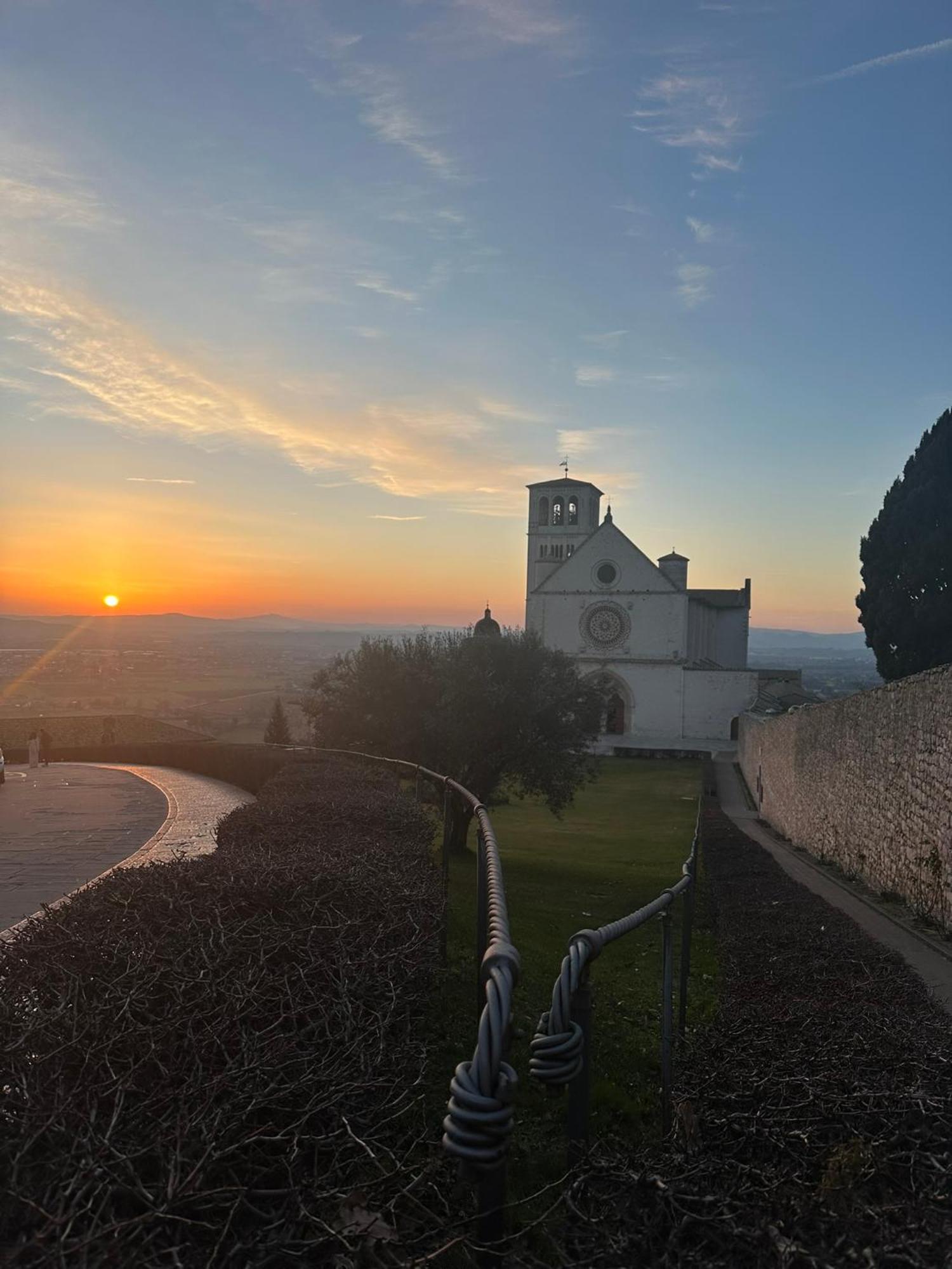 Monolocale L'Anfiteatro Romano Assisi Eksteriør billede